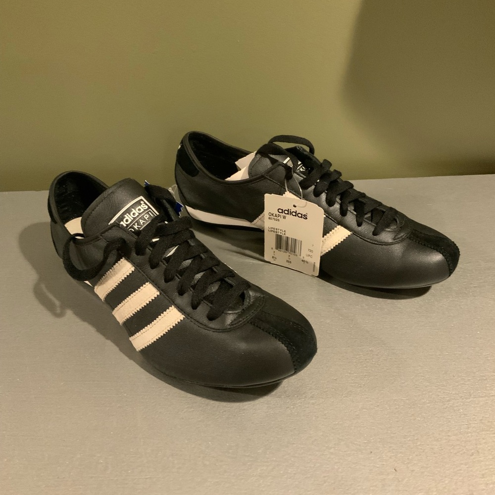 Adidas Okapi 807525 women’s Black Sneakers brand new size 8.5